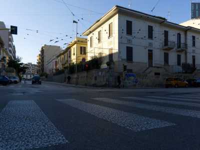 L�altro ipogeo fu rivenuto ad angolo tra le odierne via Meucci e via Re David. Grazie a una fotografia dell�epoca e alla relazione dell�ingegnere Pietro Giorgio (direttore dei lavori dell�impresa di costruzione) possiamo riuscire a descriverne l�interno